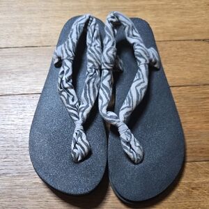 Sanuk Black Flip Flop Insole with Cream Logo